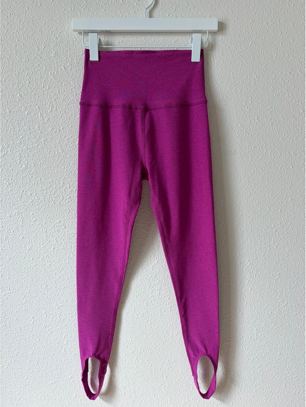 Beyond Yoga Spacedye Well Rounded Stirrup Legging Magenta Heather Size Medium